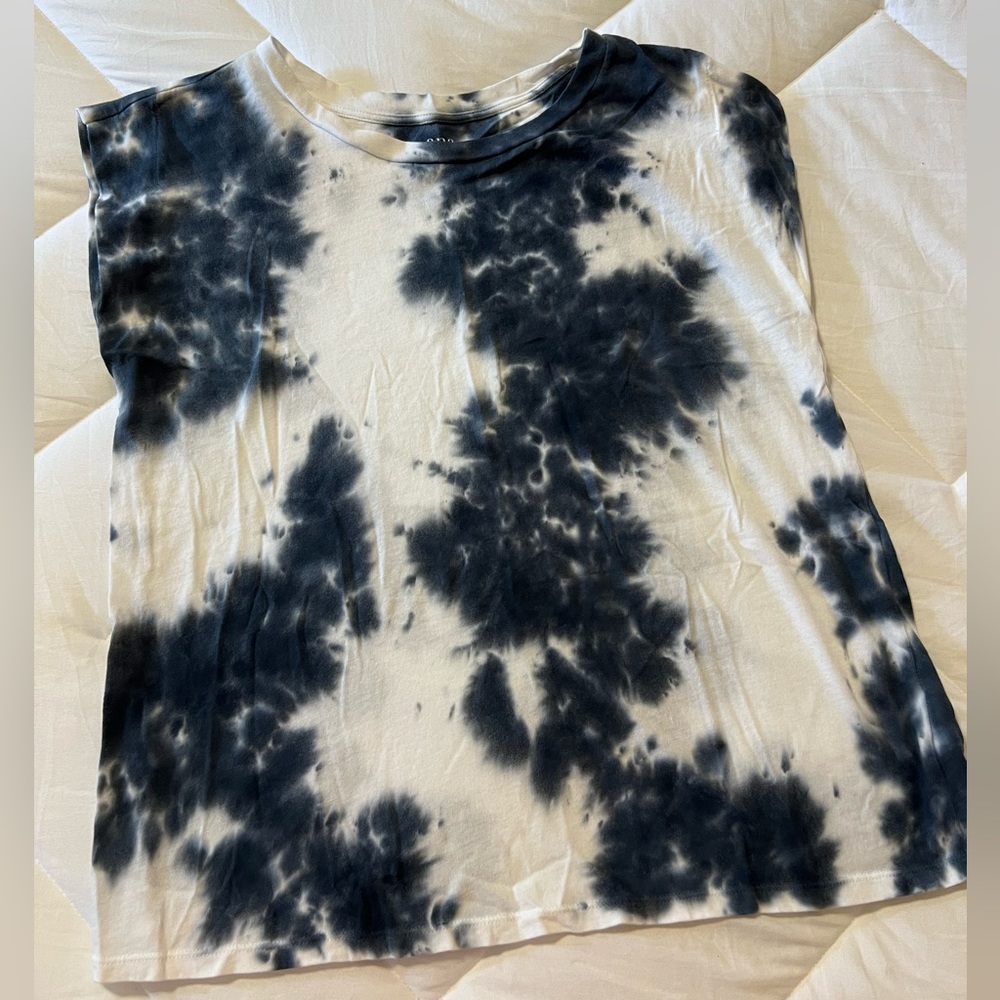 Ana Women’s tie dye muscle top.
